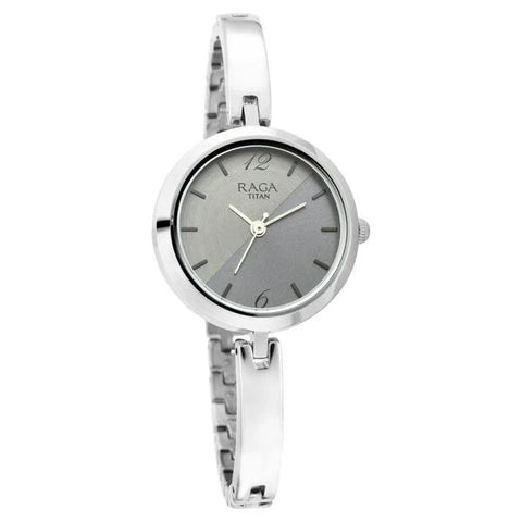 Titan 2606SM05 Raga Viva Silver Dial Women Watch With Metal Strap
